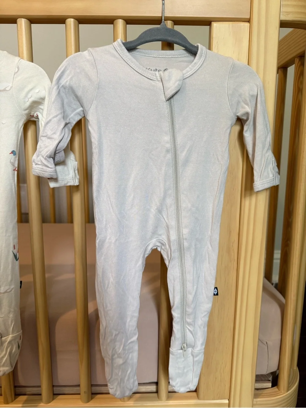 6-Piece Newborn (NB) "Take Me Home" Wardrobe Capsule (Kyte Baby & Bonsie) - Picture 13 of 14